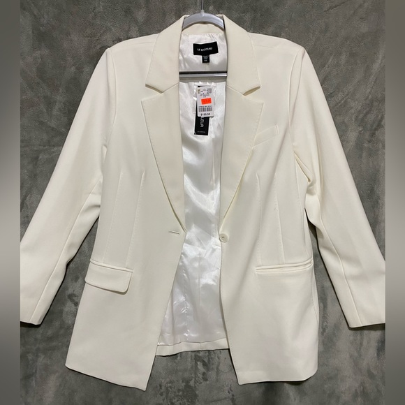 LE CHATEAU TAILORED FIT BLAZER SIZE L - Picture 2 of 6